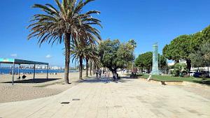 63 - Rosas - Paseo Maritime et Plage Nova